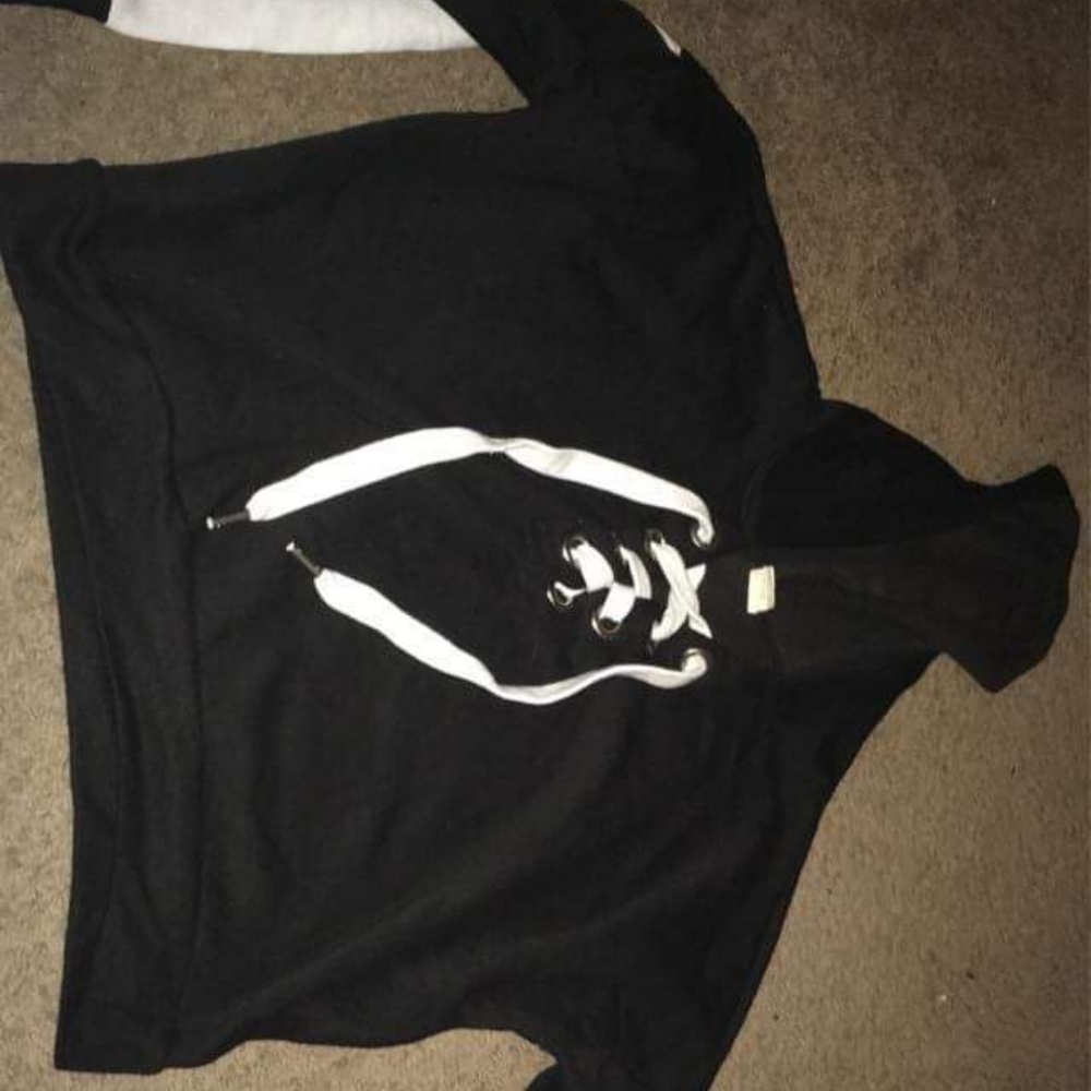 black and white sweatshirt